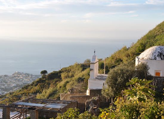 italy/campania/attraction/chiesa-di-santa-maria-al-monte