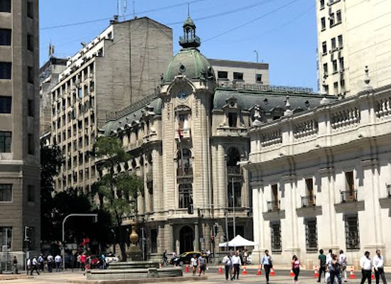 chile/metropolitan-region-of-santiago/attraction/monumento-to-president-salvador-allende
