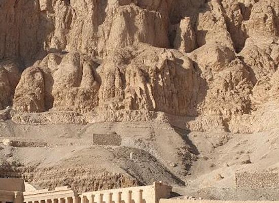 egypt/luxor/attraction/valley-of-the-queens