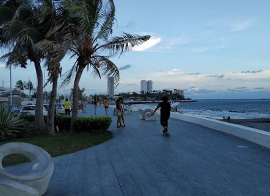 mexico/veracruz/attraction/playa-mocambo