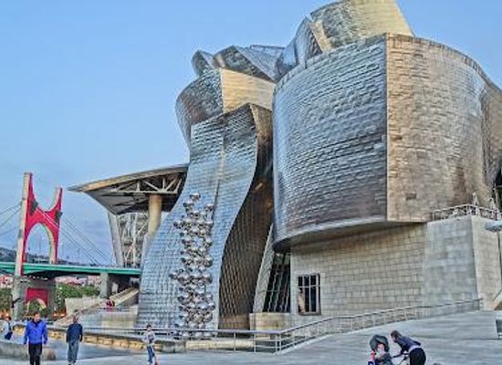 spain/bilbao/attraction/maman-de-louise-bourgeois