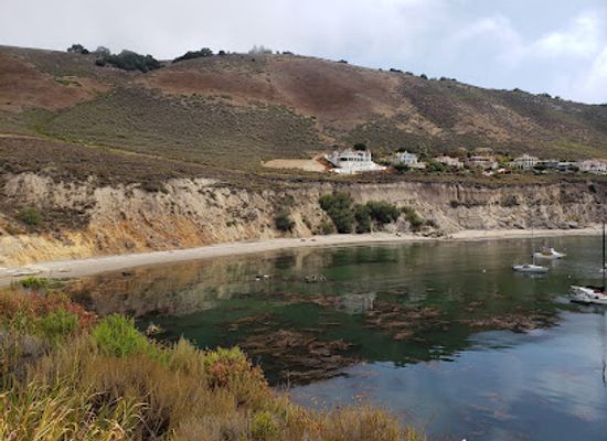 california/central-coast/attraction/pirate-s-cove-beach