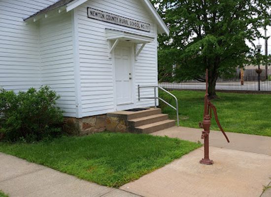 missouri/osage-plains/attraction/newton-county-historical-park-museum