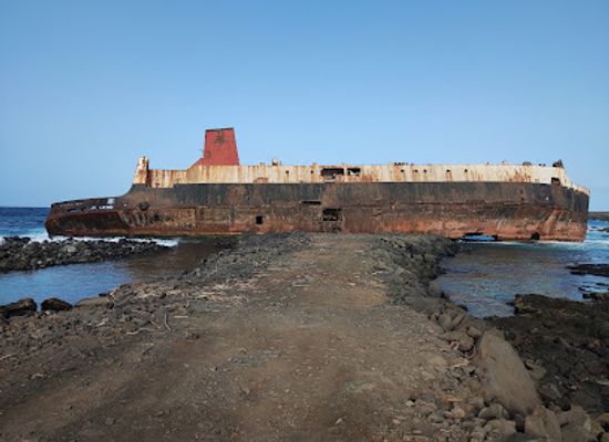 cabo-verde/praia-de-atalaia/attraction/pentalina-shipwrecked