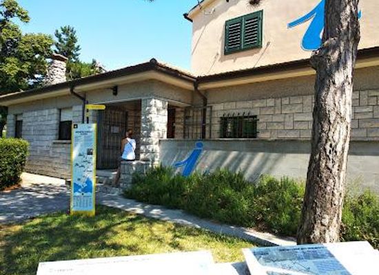 slovenia/nova-gorica/attraction/promoturismofvg-infopoint-di-sistiana