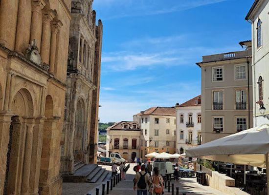 portugal/beira-baixa/attraction/old-cathedral-of-saint-mary-of-coimbra