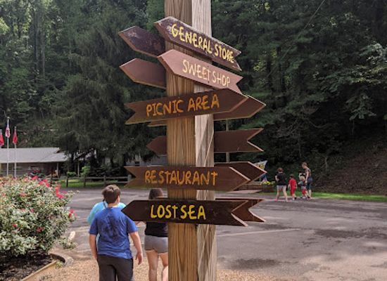 tennessee/duck-river-valley/attraction/the-lost-sea-adventure
