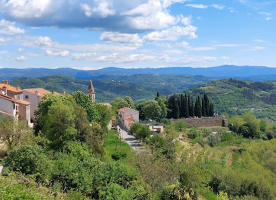 slovenia/littoral/attraction/motovun-montona