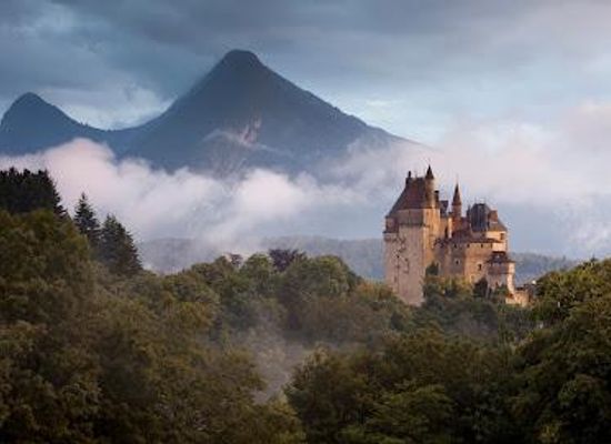 france/annecy/attraction/chateau-de-menthon-saint-bernard