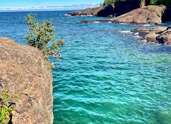 michigan/marquette/attraction/black-rocks