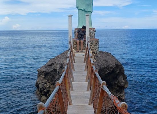 indonesia/maluku/attraction/patung-liberty-negeri-oma