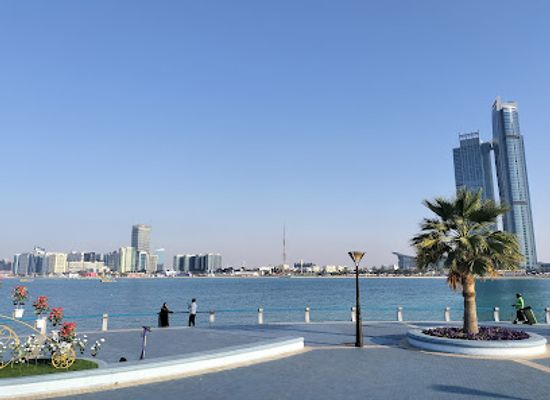 united-arab-emirates/abu-dhabi/corniche/attraction/marina-sitting-area