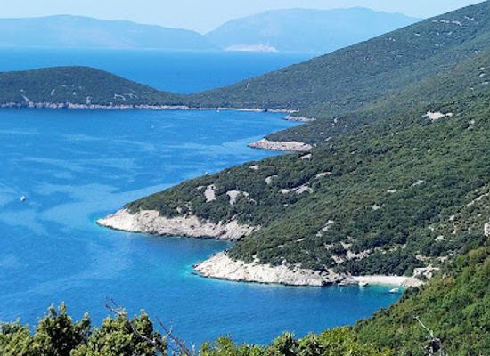 croatia/kvarner/attraction/blue-cave-beach