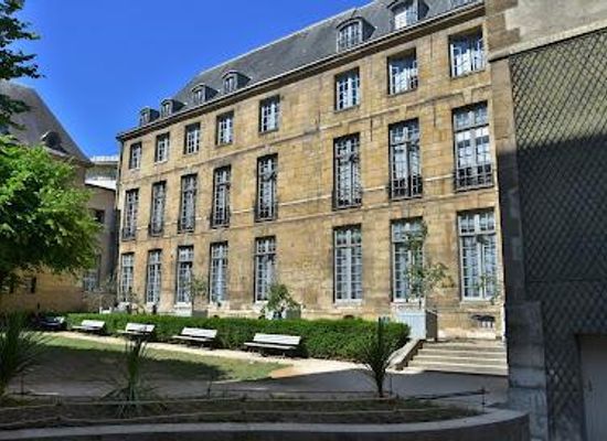france/paris/attraction/jardin-de-l-hotel-de-lamoignon