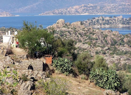 turkiye/caria/attraction/mount-besparmak