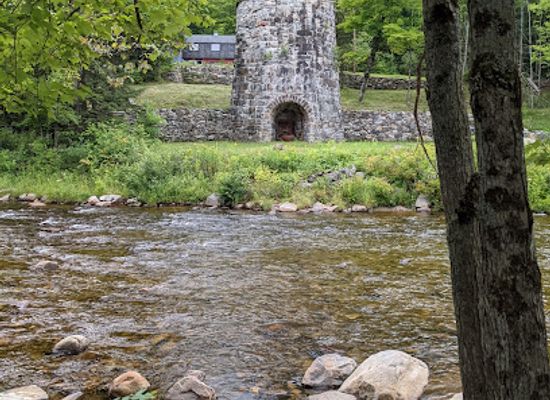 new-hampshire/franconia-notch-state-park/attraction/franconia-iron-furnace