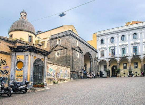 italy/naples/chiaia/attraction/complesso-monumentale-sant-anna-dei-lombardi