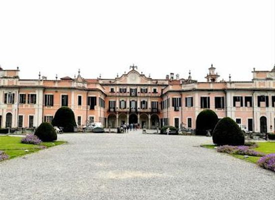 italy/lombardy/attraction/varese-city-hall