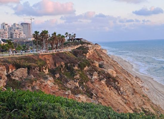 israel/netanya/attraction/hamakom-shel-aviad