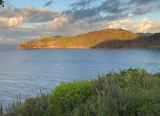 antigua-and-barbuda/falmouth/attraction/middle-ground-trail