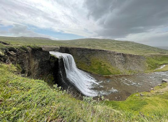 iceland/northwestern-region/attraction/hvitserkur-waterfall