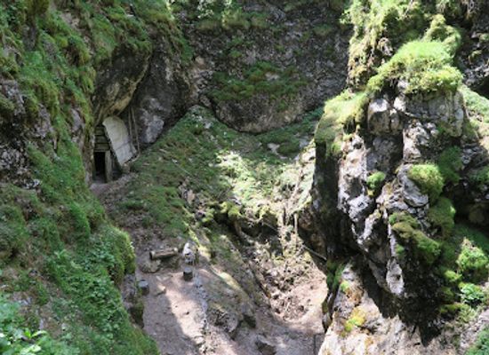 slovenia/sava/attraction/snow-cave-raduha