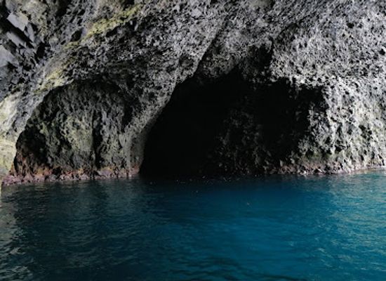 japan/hokkaido/attraction/blue-cave