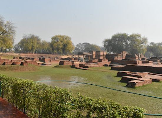 india/varanasi/sarnath/attraction/dhamekh-stupa-sarnath
