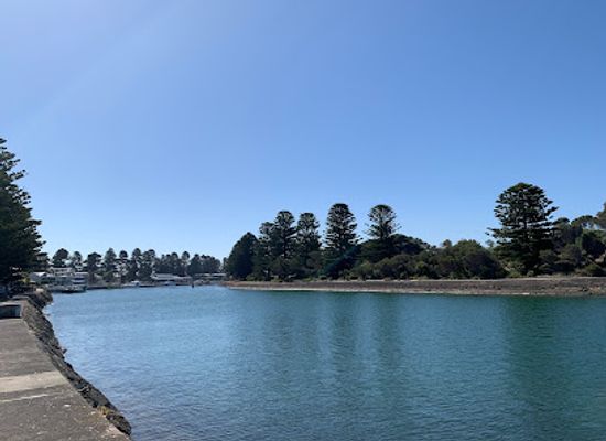 australia/western-district/attraction/martins-point
