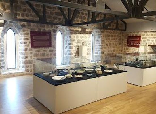 montenegro/cetinje/attraction/bishop-s-palace