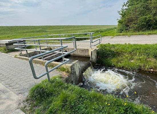 netherlands/noordoostpolder/attraction/het-watervalletje