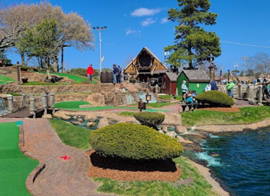 massachusetts/barnstable-county/attraction/pirate-s-cove-adventure-golf