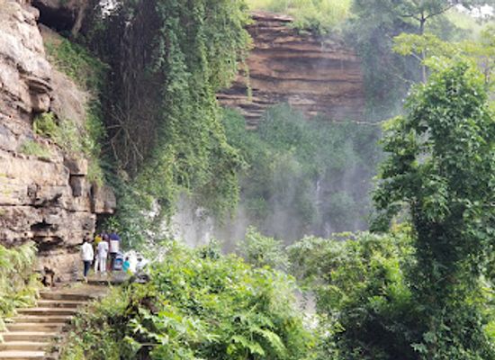 ghana/kwahu/attraction/akaa-waterfalls