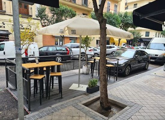 spain/madrid/retiro/attraction/la-raquetista-restaurante-retiro