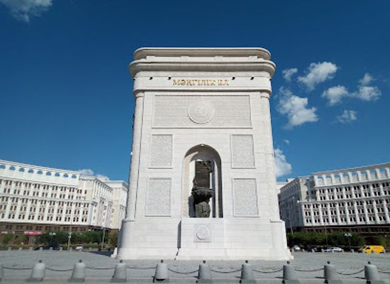 kazakhstan/kazakh-uplands/attraction/mangilik-yel-arch-of-triumph