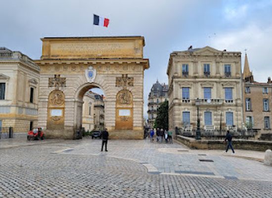 france/montpellier/ecusson/attraction/arc-de-triomphe