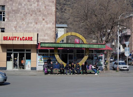 armenia/arevik-national-park/attraction/artsakh-square