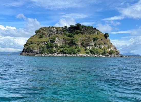 philippines/calabarzon/attraction/sombrero-island