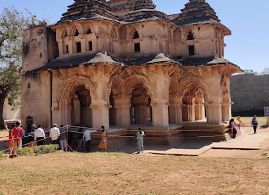 india/karnataka/attraction/queen-s-bathhouse-hampi