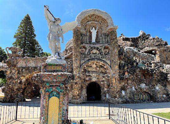 iowa/ottumwa/attraction/shrine-of-the-grotto-of-the-redemption