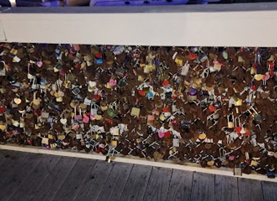 california/long-beach/attraction/love-locks-at-shoreline-village