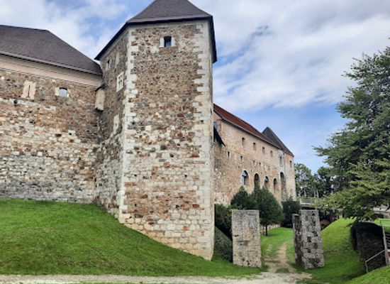 slovenia/posavje/attraction/virtualni-grad-virtual-castle