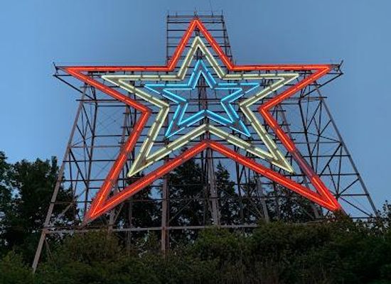 virginia/roanoke/attraction/mill-mountain-star