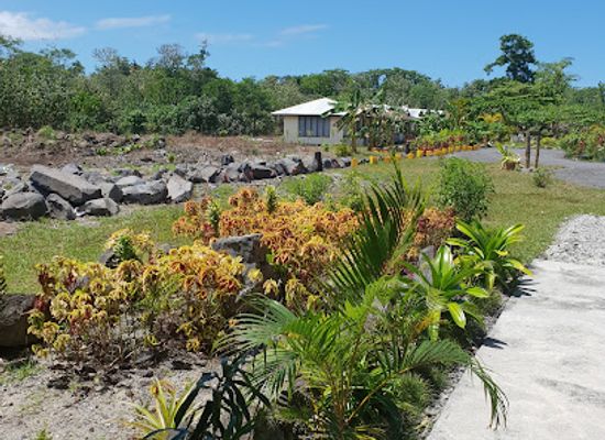 samoa/papaseea-sliding-rocks/attraction/faimafili-village-resort