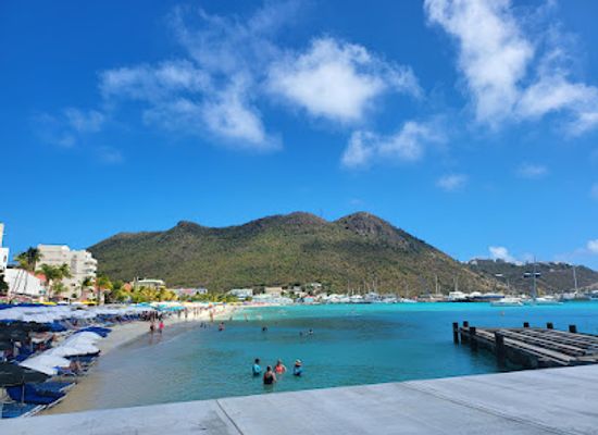 sint-maarten/great-bay-beach/attraction/cyrus-wathey-square