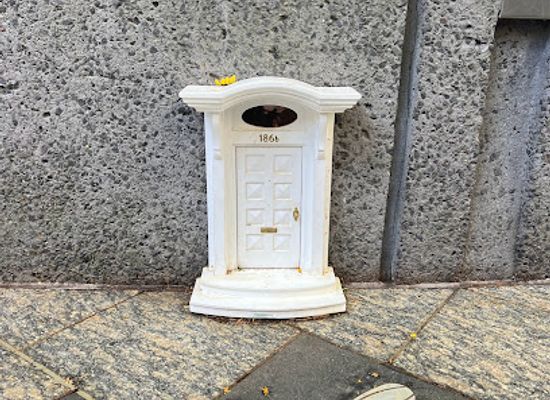 australia/brisbane/attraction/white-tiny-door