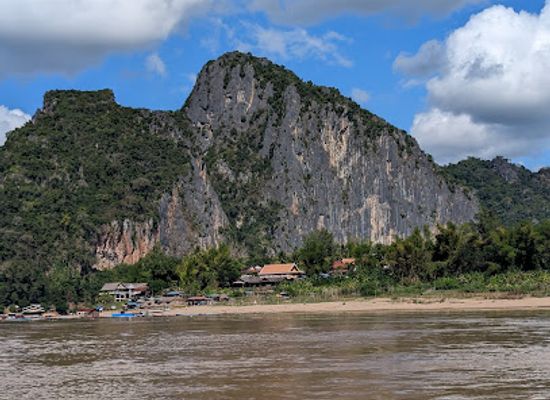 laos/oudomxay-province/attraction/phahung-cliff
