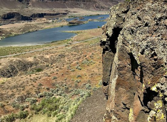 washington/the-columbia-basin/attraction/lake-lenore-caves-trailhead