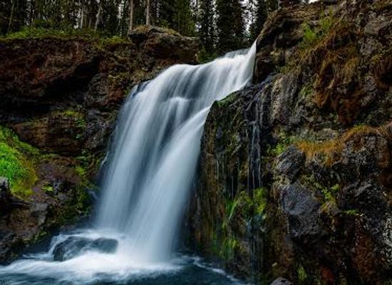 montana/yellowstone-national-park/attraction/moose-falls