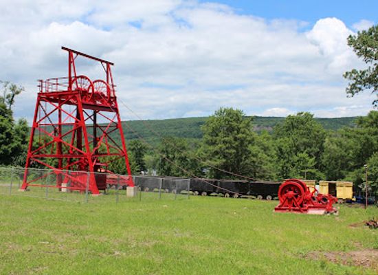 pennsylvania/anthracite-coal-region/attraction/pioneer-tunnel-coal-mine-steam-train